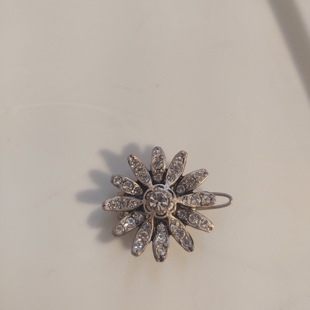 Silver flower hair clip